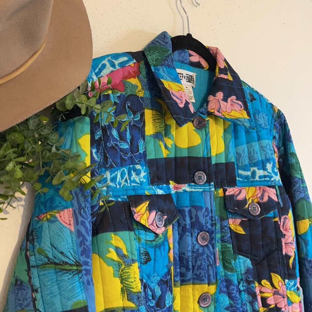 Step in Style Vintage Quilted Colorful Floral Button Up Granny Jacket Sz Medium - Picture 3 of 12